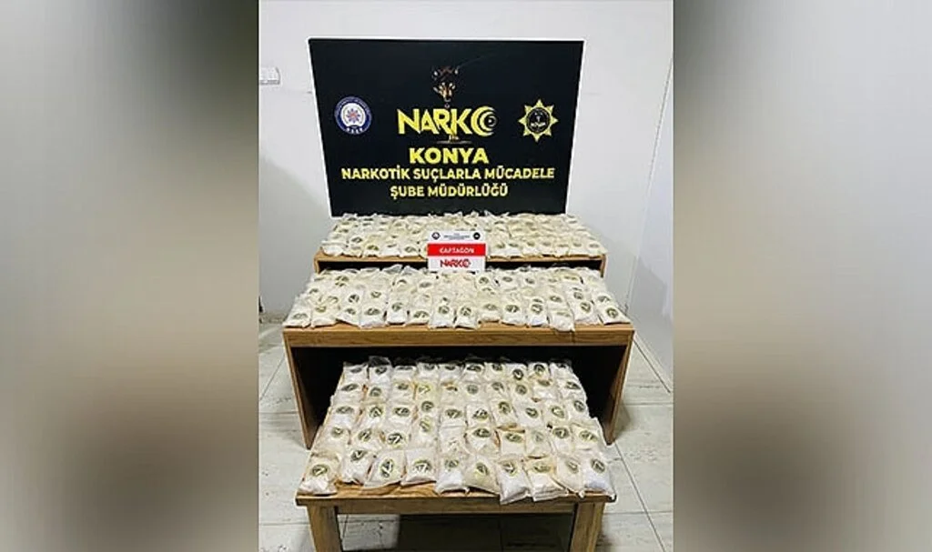 Konya'da uyuşturucu tacirlerine darbe: 200 bin adet uyuşturucu hap ele geçirildi