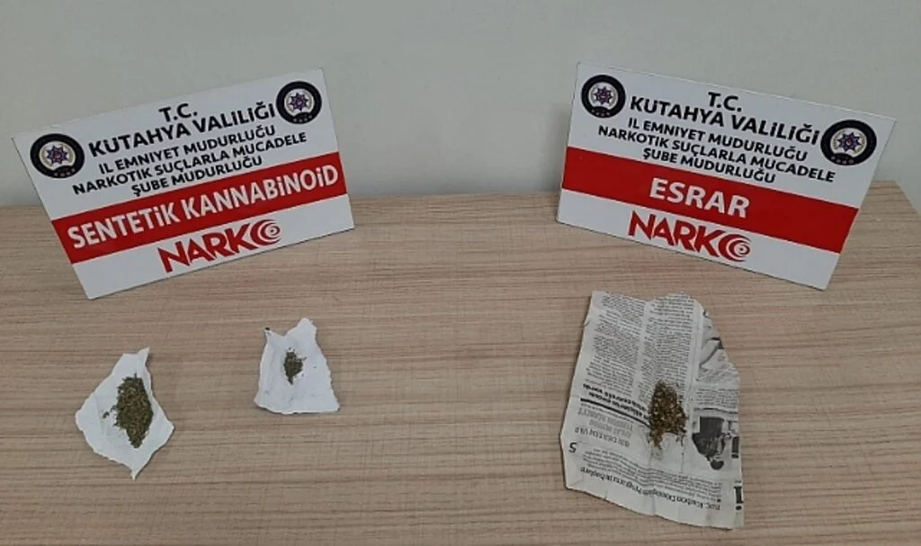Kütahya’da 3 şahsın üzerinde uyuşturucu ele geçirildi