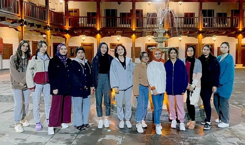 KYK yurtlarına yerleşemeyen öğrencileri Samsun Büyükşehir Belediyesi misafir etti
