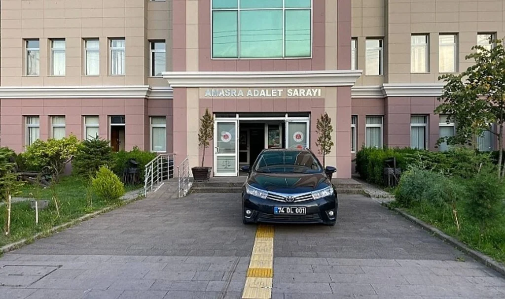 Maden faciasında müessese müdürü ve daire başkanı Amasra Adliyesi’ne geldi