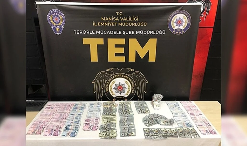 Manisa'da FETÖ operasyonu: 14 gözaltı