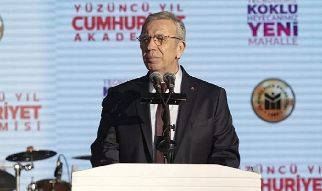 Mansur Yavaş sahneden Kılıçdaroğlu'na seslendi: Talimat verin genel başkanım, hepsinden isteyelim