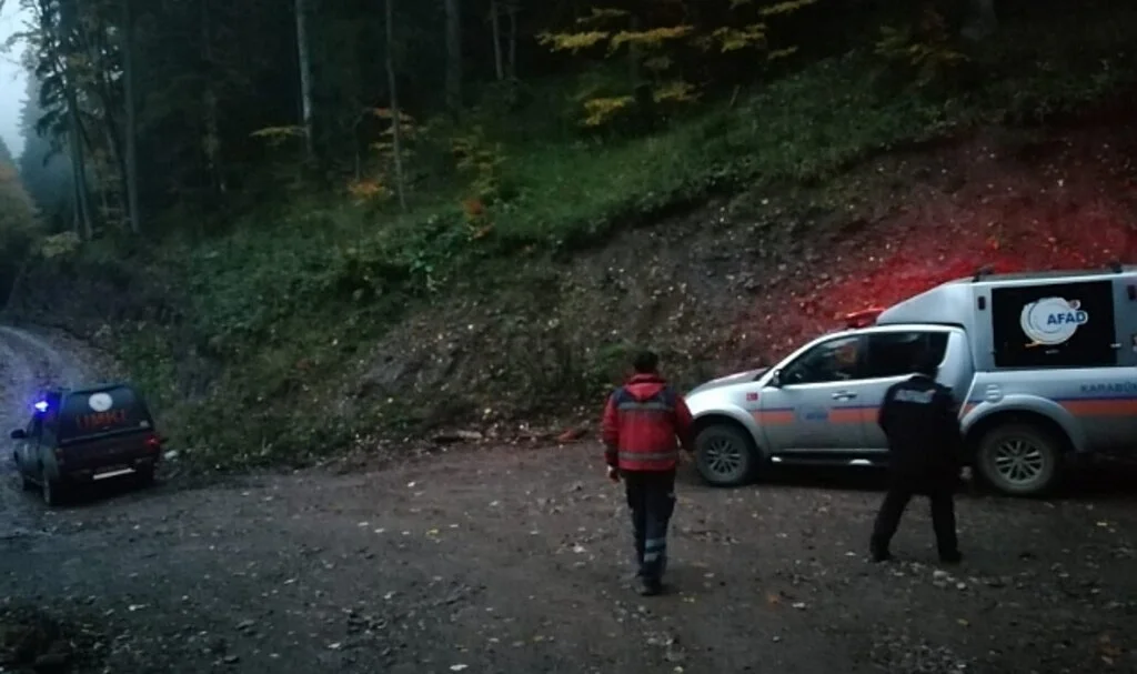 Mantar aramak için girdikleri ormanda kayboldular