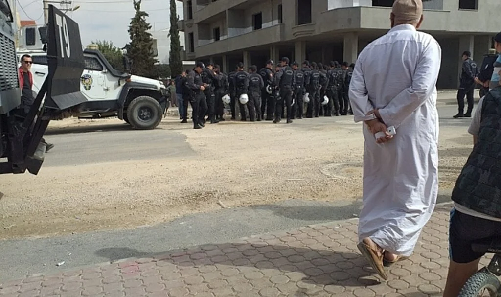 Mardin’de Tedaş ekiplerine saldırı: Köylüler aracı ateşe verdi