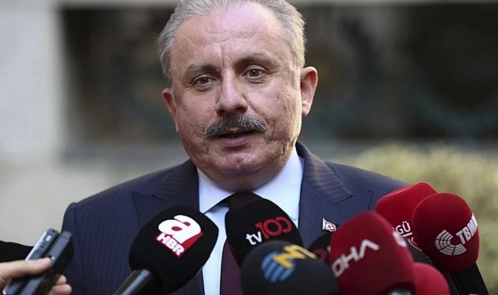 Meclis Başkanı Şentop'tan 'başörtüsü' açıklaması: Anayasa’daki bir düzenleme ile teminat altına almak doğru olur