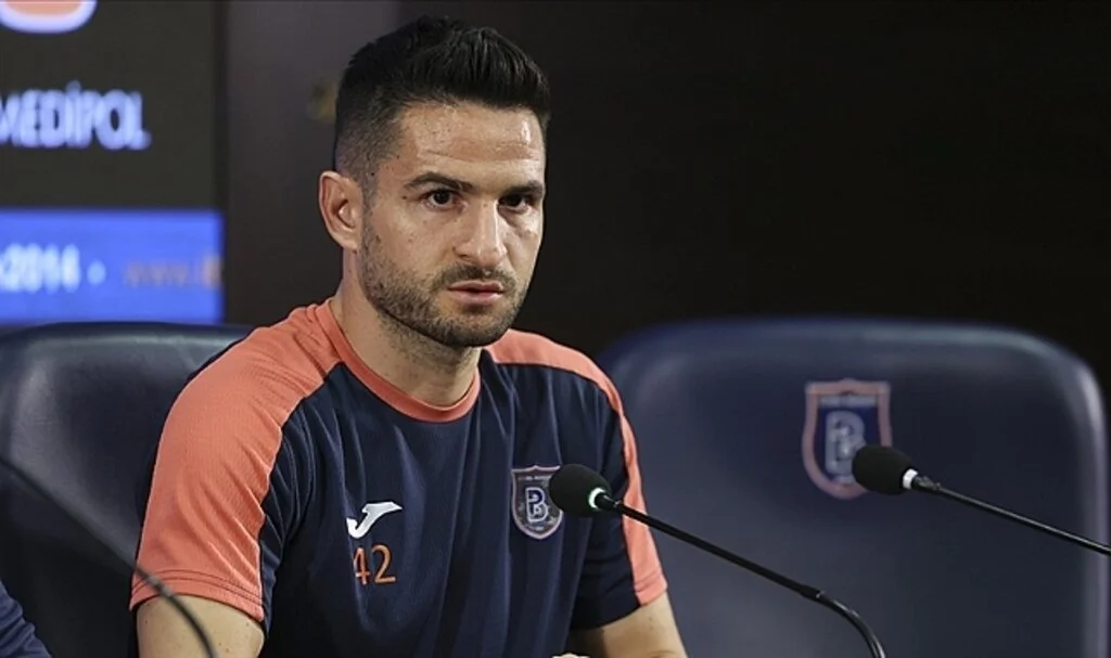 Medipol Başakşehir, Ömer Ali Şahiner'le sözleşme uzattı
