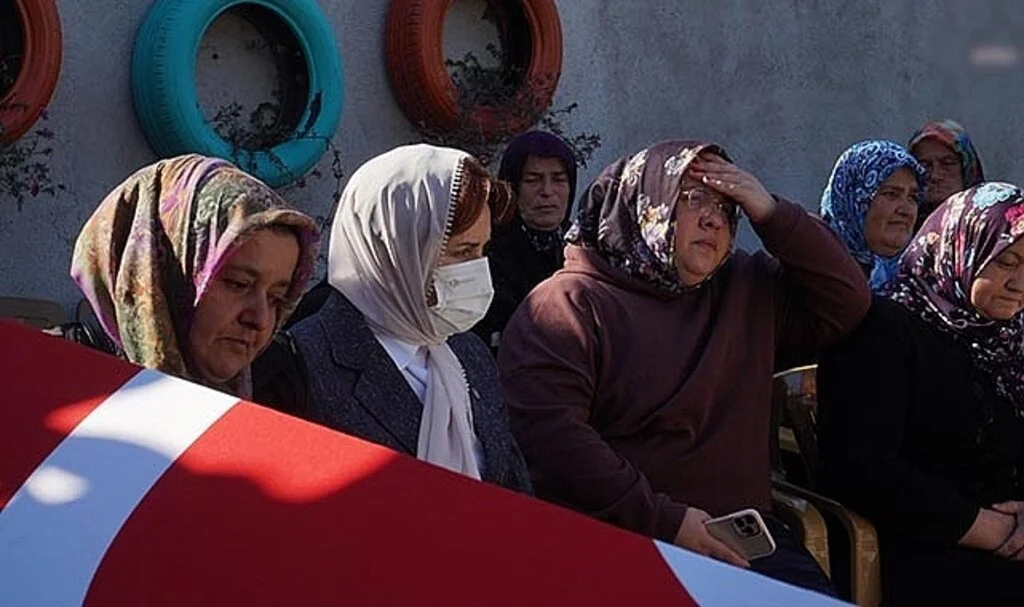 Meral Akşener Amasra'da grizu patlaması sonucu hayatını kaybeden madenci  Rıdvan Acet’in ailesini ziyaret etti