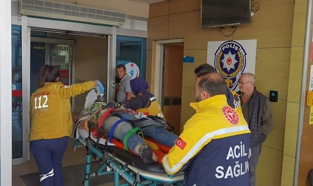 Minibüsün altında metrelerce sürüklenen işçi hayatını kaybetti