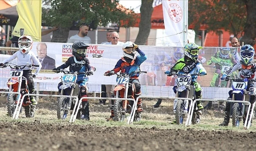 Motokrosta Avrupa Şampiyonası ile Türkiye Şampiyonası yarışları Gönen'de yapılacak