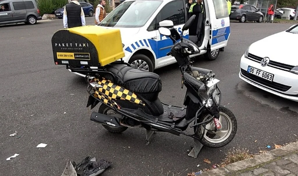 Motosiklet ile otomobil çarpıştı: 1 yaralı