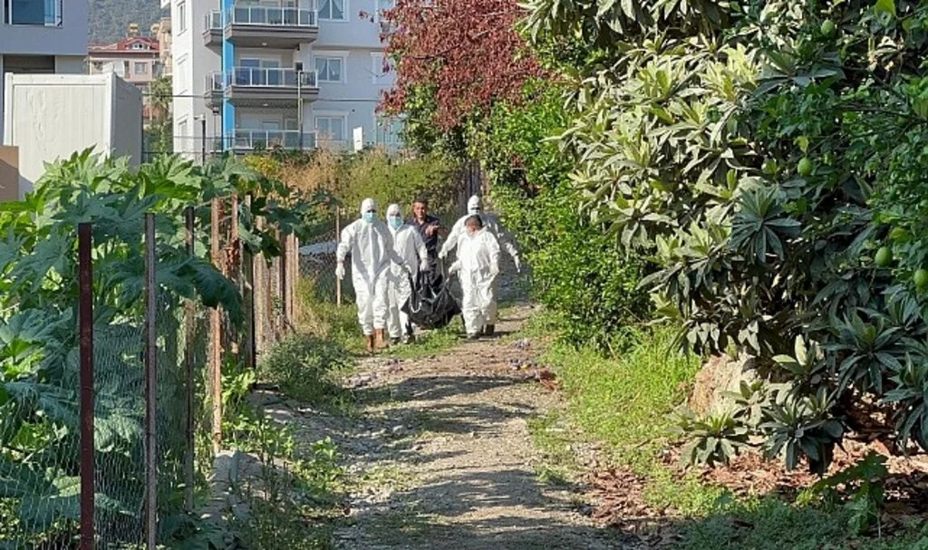 Naranciye bahçesinde erkek cesedi bulundu