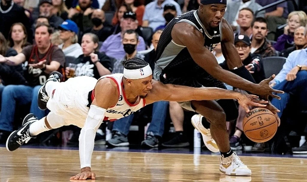 NBA'de çılgın gece: Bizimkiler iyiydi, takımları kötüydü