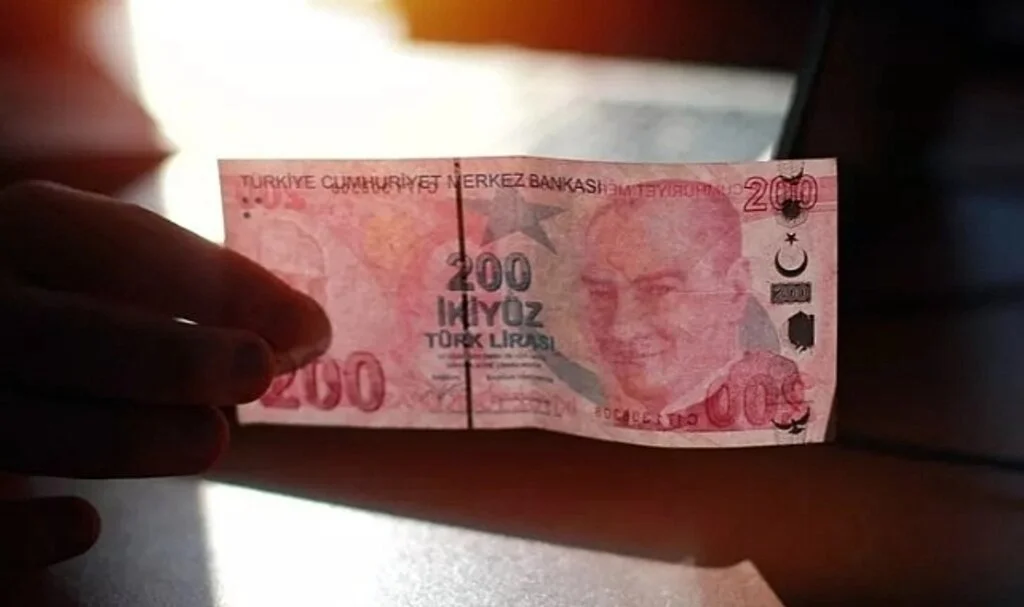 Ne 10 bin, ne 7 bin 500 lira! Asgari ücret zammı tahminini canlı yayında açıkladı: Refah payı verilmese bile…