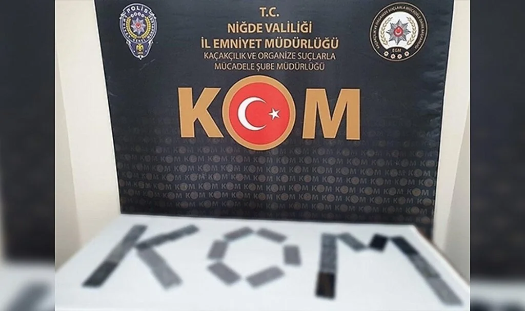 Niğde'de gümrük kaçağı cep telefonu ele geçirdi