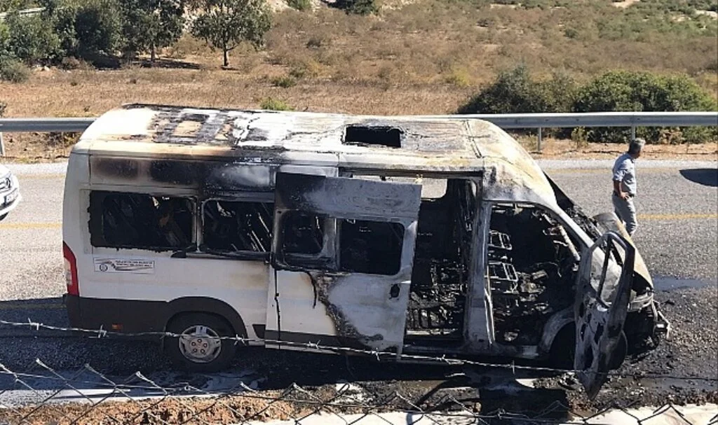Öğrenci servisinde yangın çıktı