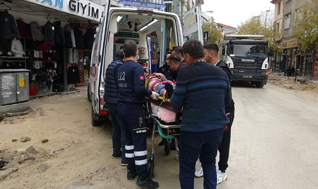 Öğrenci yurdunda çalışan işçi 3 metre yükseklikten düşerek yaralandı