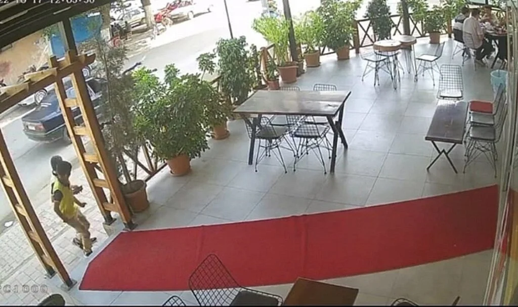 Öğrenciyi hastanelik eden kaza kamerada