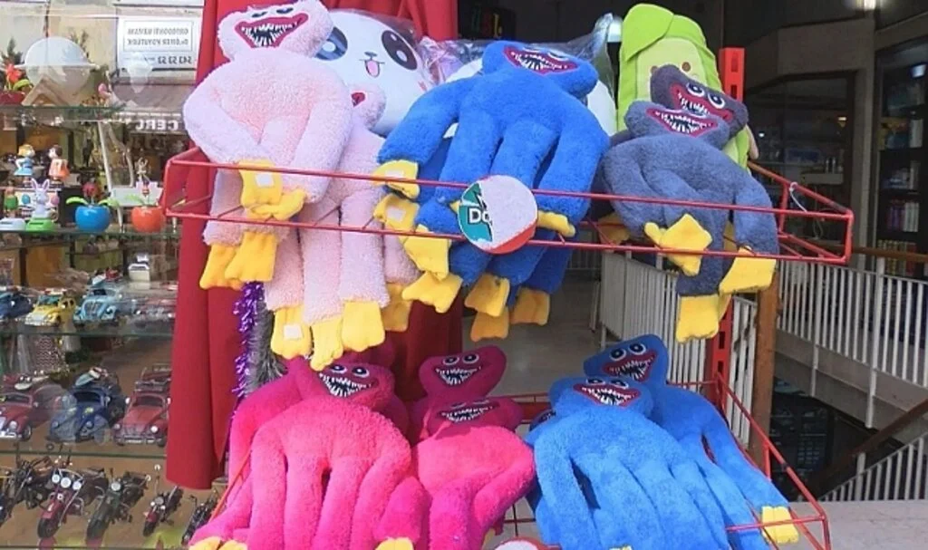 Okullardaki büyük tehlike: Huggy Wuggy! Aileler tedirgin, mesajlar dehşete düşürdü