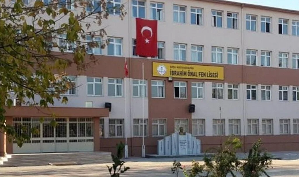 Okulun camından düşen öğrenciden 1 ay sonra acı haber geldi