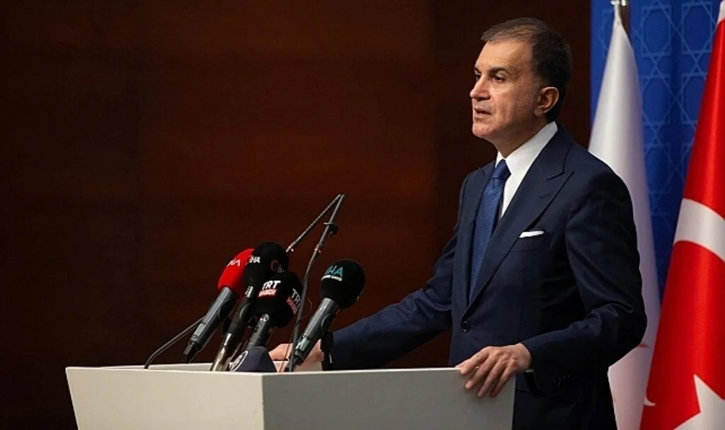 Ömer Çelik: Yunanistan'ın genelkurmay başkanlarının çocukça açıklamalar yapması, ergen psikolojisiyle konuşması, Yunanistan'ı kaygılandırmalı