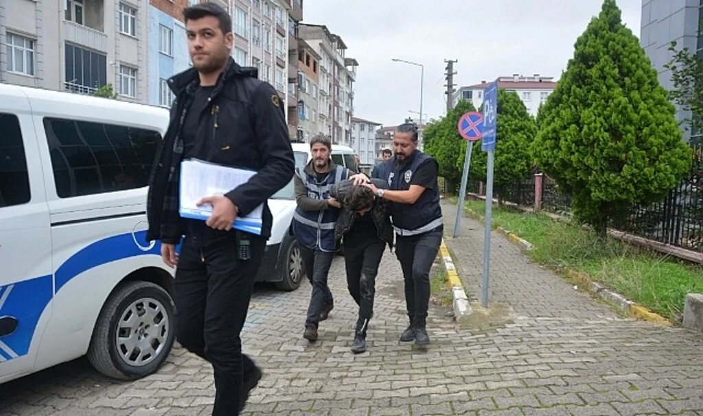 Ordu’da ayrı yaşadığı eşini 6 yerinden bıçaklayan şahıs hakim karşısında