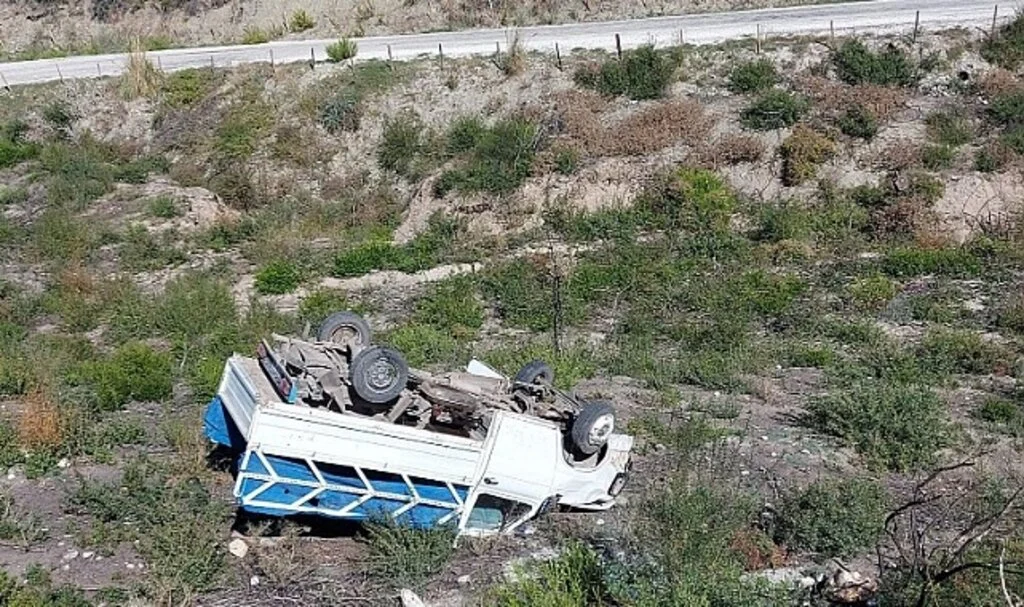 Osmaniye'de kamyonet şarampole devrildi: 1 ölü, 2 yaralı