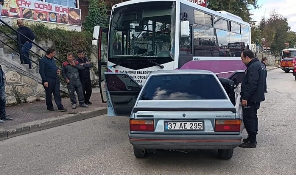 Otomobil ile halk otobüsü çarpıştı: 1 yaralı