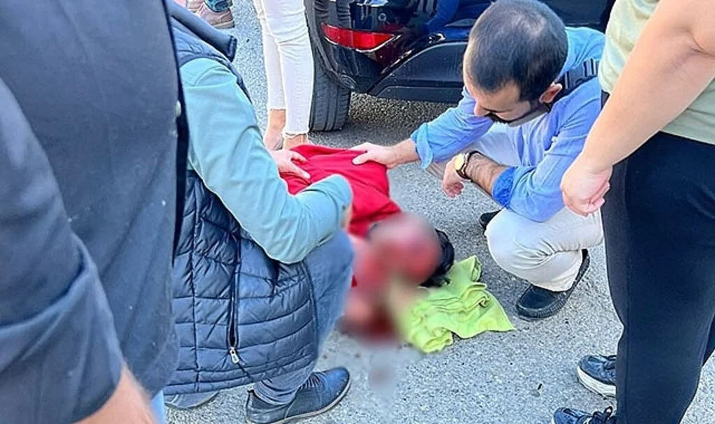 Otomobil ile motosiklet çarpıştı: 1 ağır yaralı