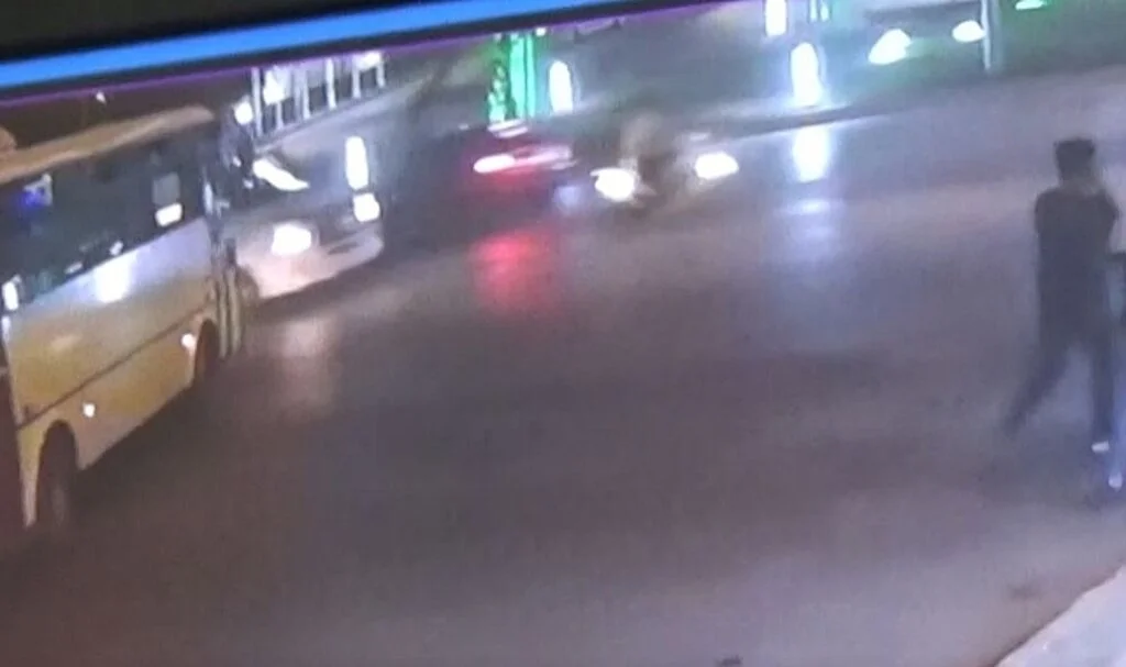 Otomobilin çarptığı yaya hayatını kaybetti, feci kaza saniye saniye kaydedildi
