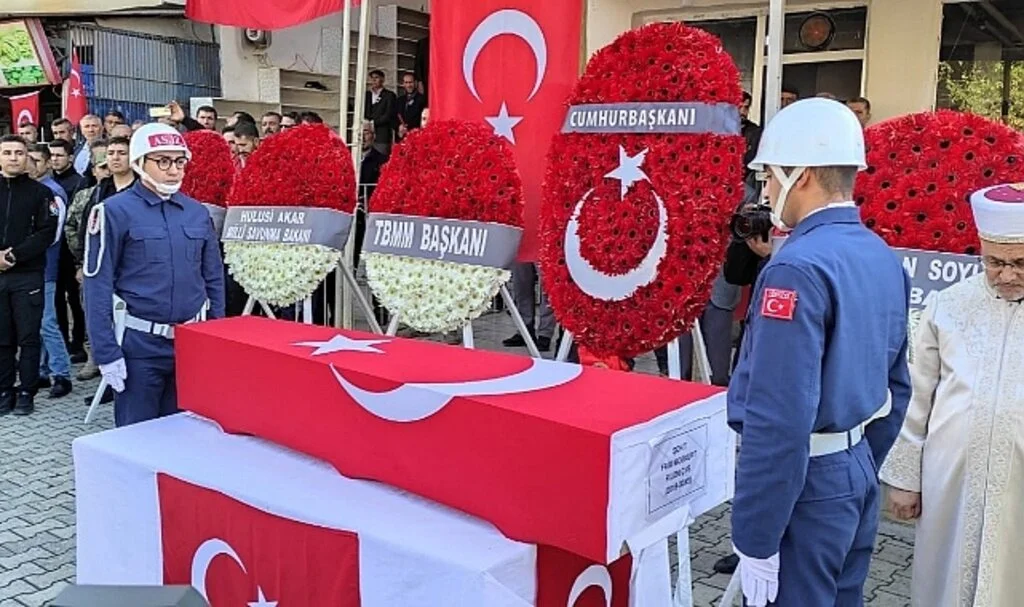 Pençe kilit bölgesinde şehit olan Uzman Çavuş Bozkurt, Batman’da son yolculuğunda uğurlandı