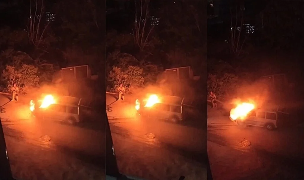 Pendik'te park halindeki hafif ticari araç alev alev yandı
