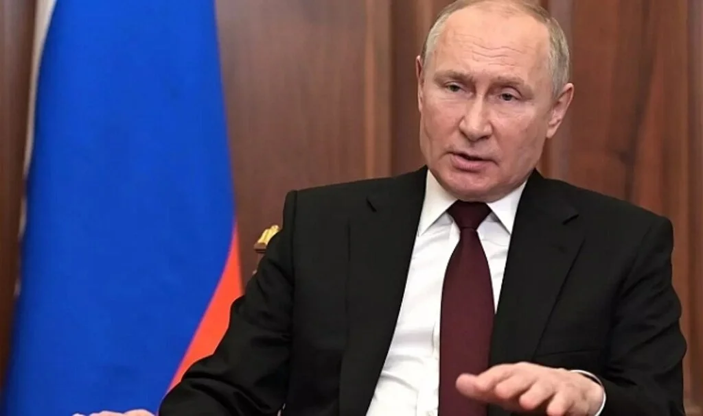 Putin'den Batı'ya: Dünya ile tehlikeli bir oyun oynuyorlar