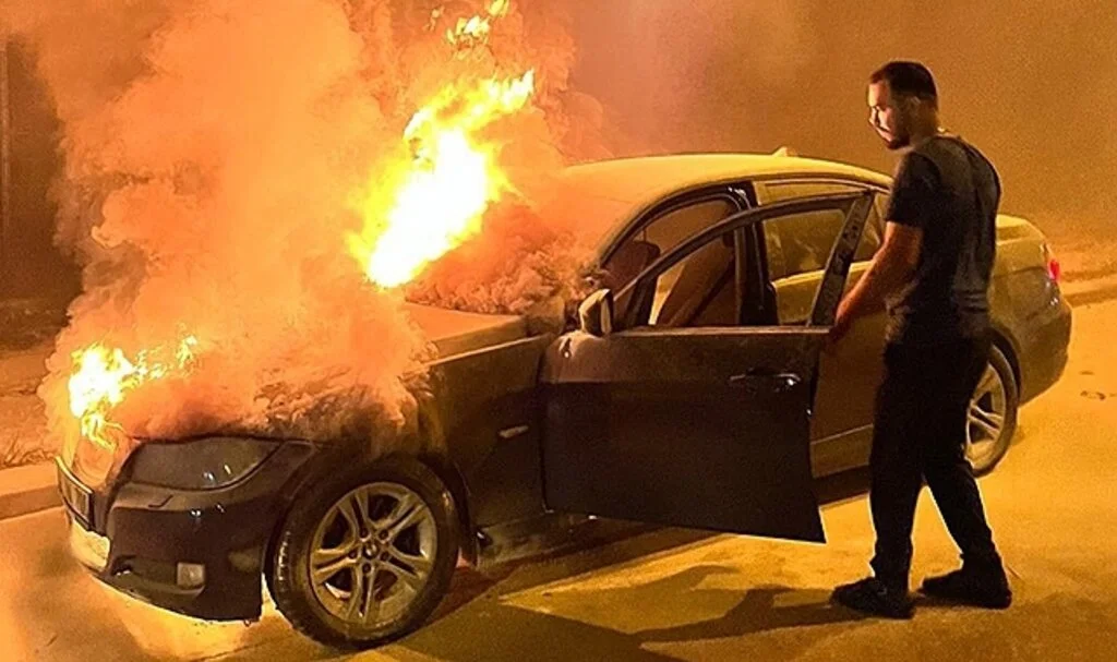 Sakarya’da otomobil alev topuna döndü