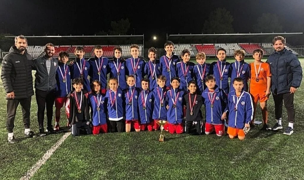 Şampiyonluk kupası Kadıköyspor'un