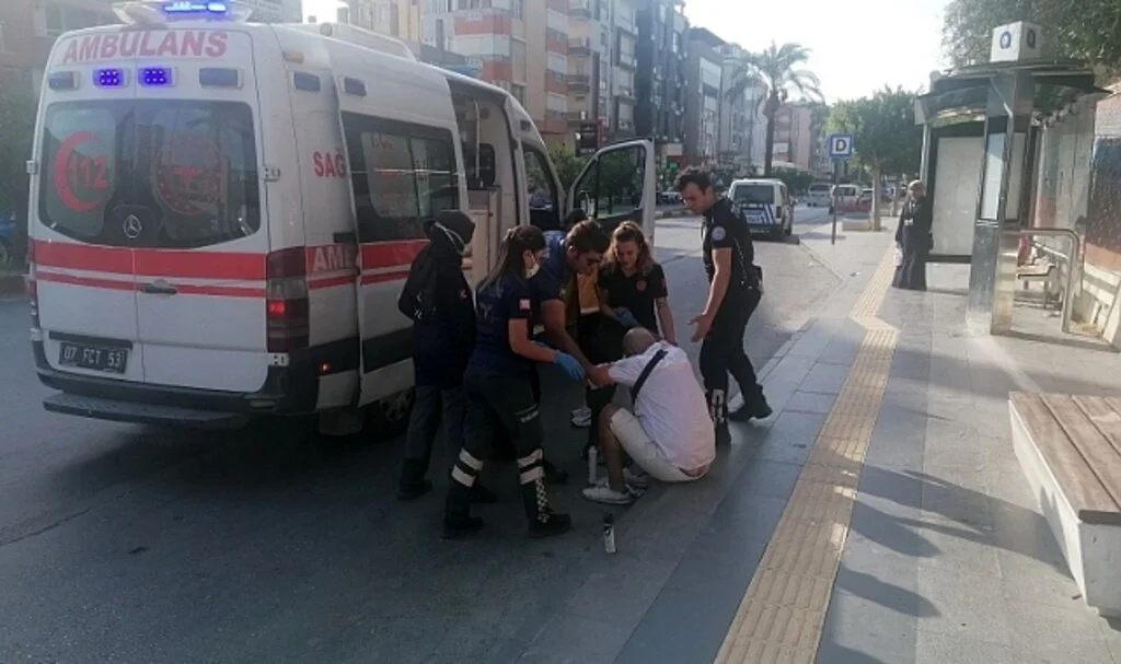 Şampuan ve deodorant içti kaldırımda kendinden geçti