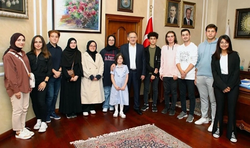 Samsun Büyükşehir Belediye Başkanı Demir'den gençlere: “Şehrimize ve ülkemize sahip çıkın”