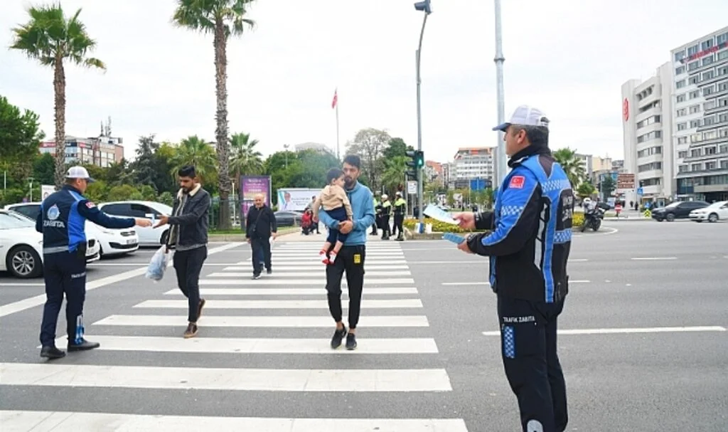 Samsun Büyükşehir Belediyesinden yayalara trafik uygulaması
