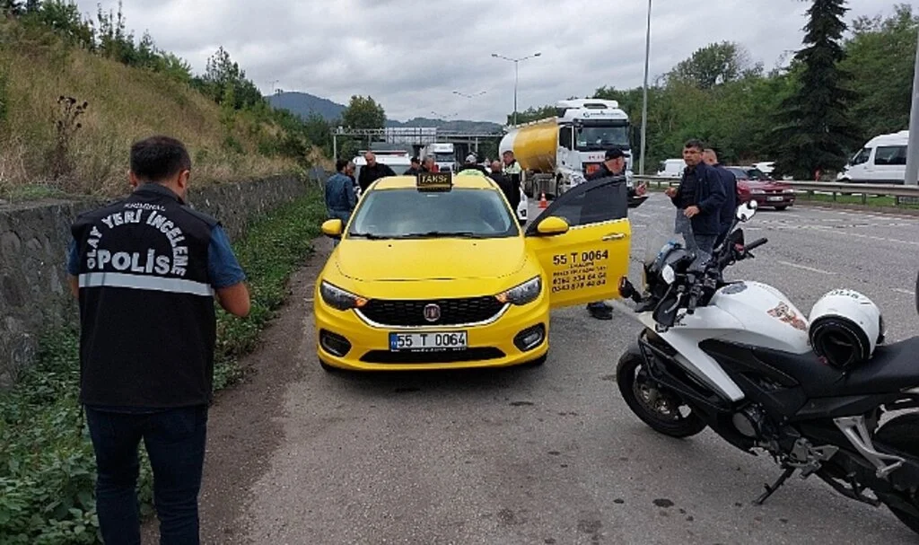 Samsun'da 17 yaşındaki çocuk, yolcu olarak bindiği taksiyi silah zoruyla gasp etti
