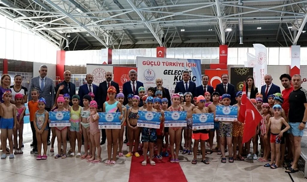 Samsun'da 85 bin öğrencinin yüzme öğrendiği projede yeni dönem başladı