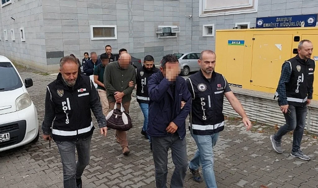 Samsun'da FETÖ'den gözaltına alınan 6 kişi adliyeye sevk edildi