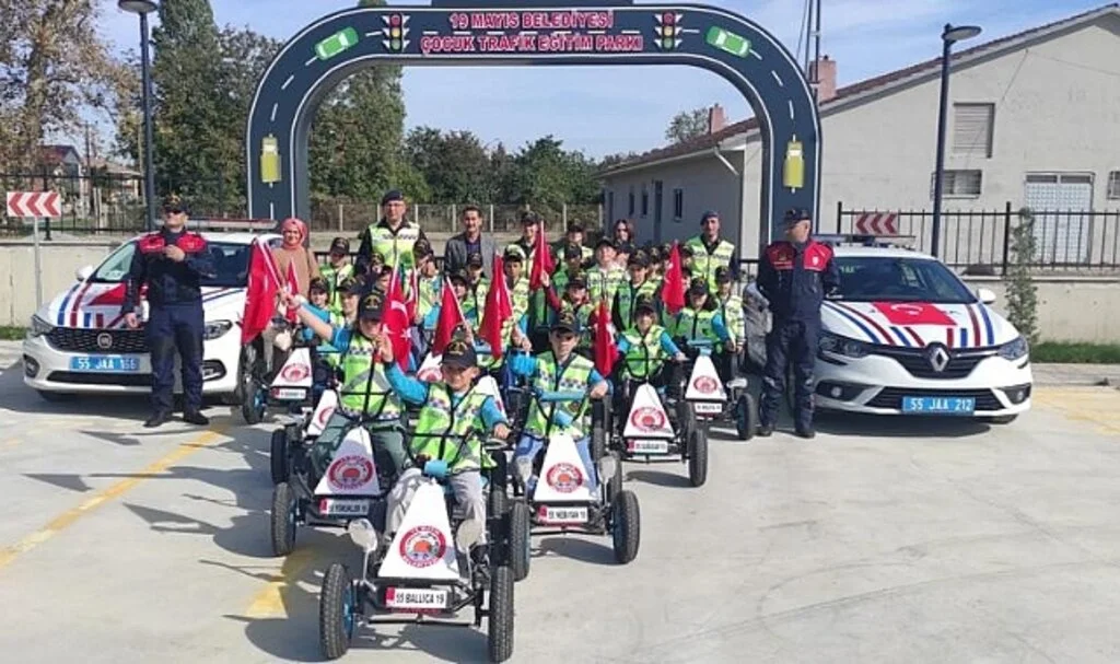 Samsun'da jandarma kırsalda yaşayan öğrencilere trafik eğitimi verdi