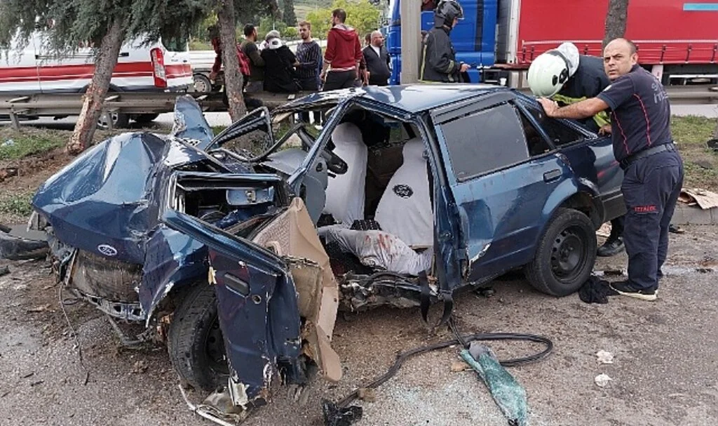 Samsun'da Kazada 2 aylık eşi ölen kadın yaralı halde sedyeden fırlayıp feryat etti