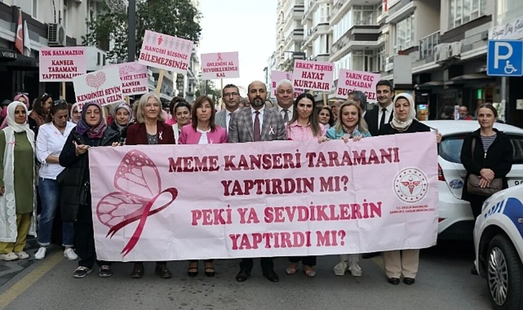 Samsun'da meme kanseri farkındalığı için "Pembeni Al Gel" yürüyüşü düzenlendi