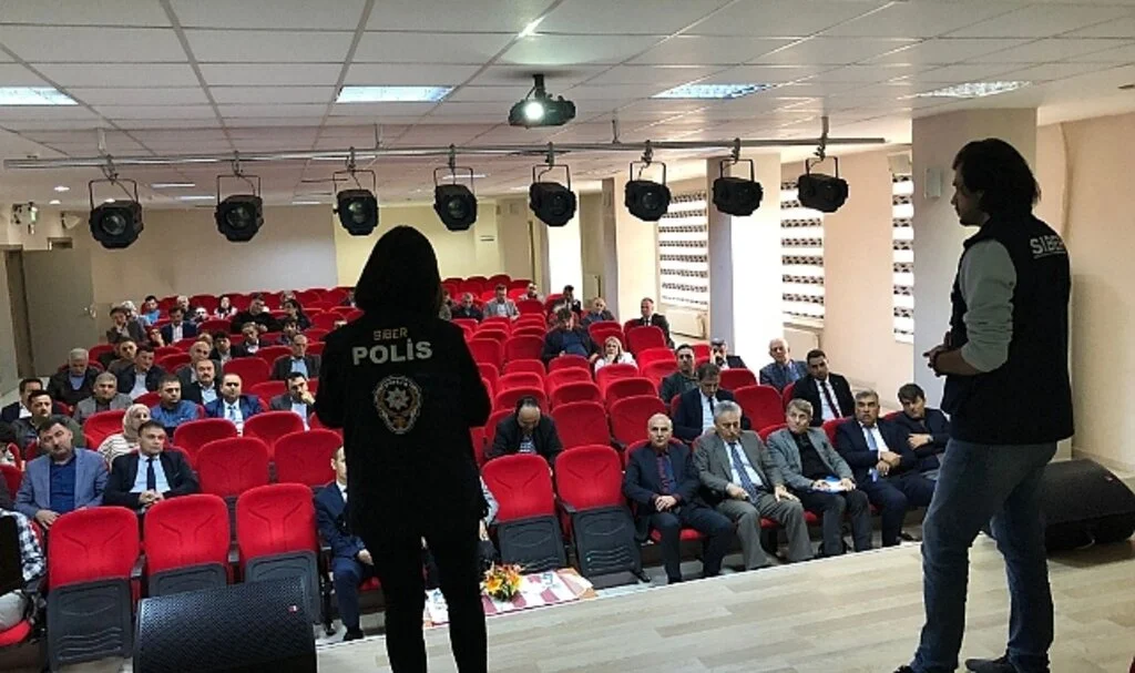 Samsun'da öğrenci ve idarecilere SİBERAY programı anlatıldı