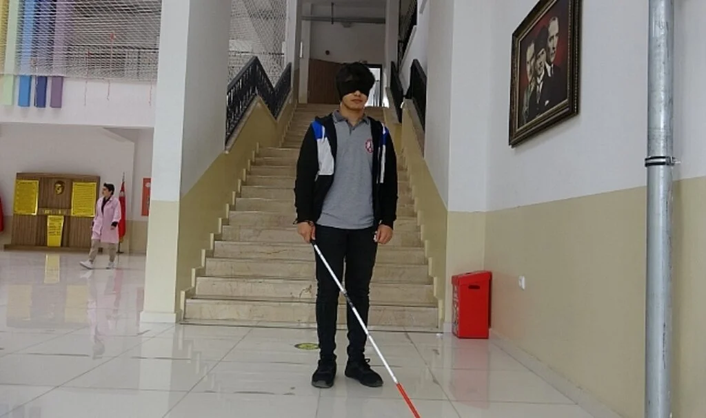 Samsun'da Öğrenciler engellilerle empati kurdu