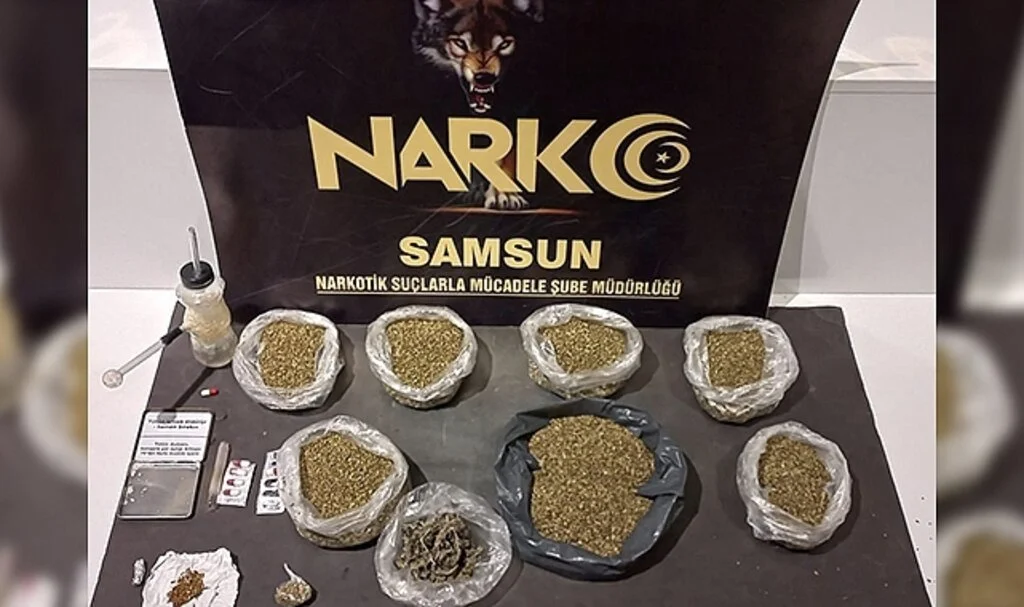  Samsun'da uyuşturucu hapla yakalanınca evlerinde bonzai de ele geçirildi: 4 gözaltı