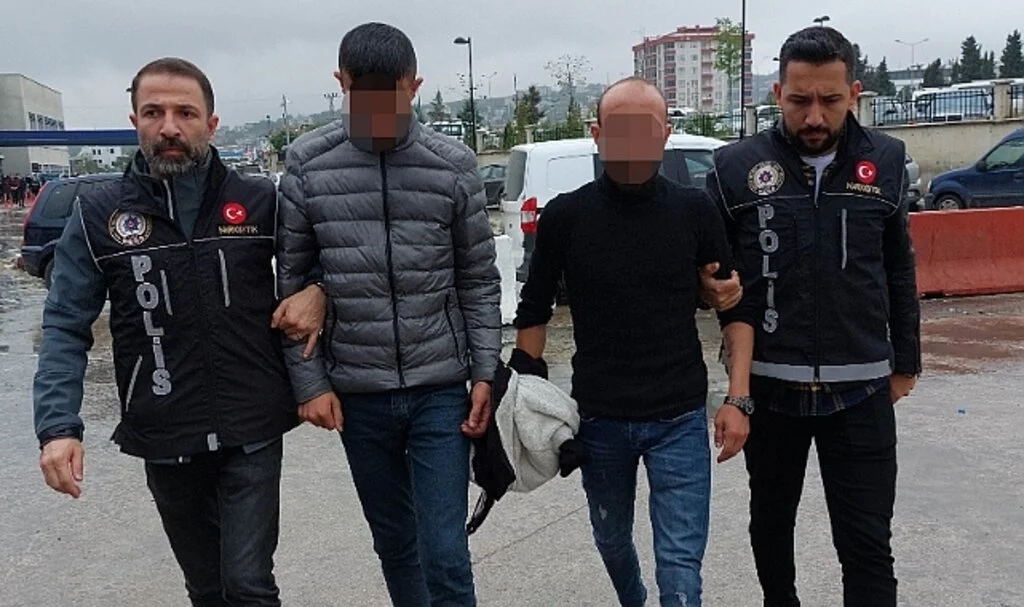 Samsun'da uyuşturucudan 2 kişi gözaltına alındı