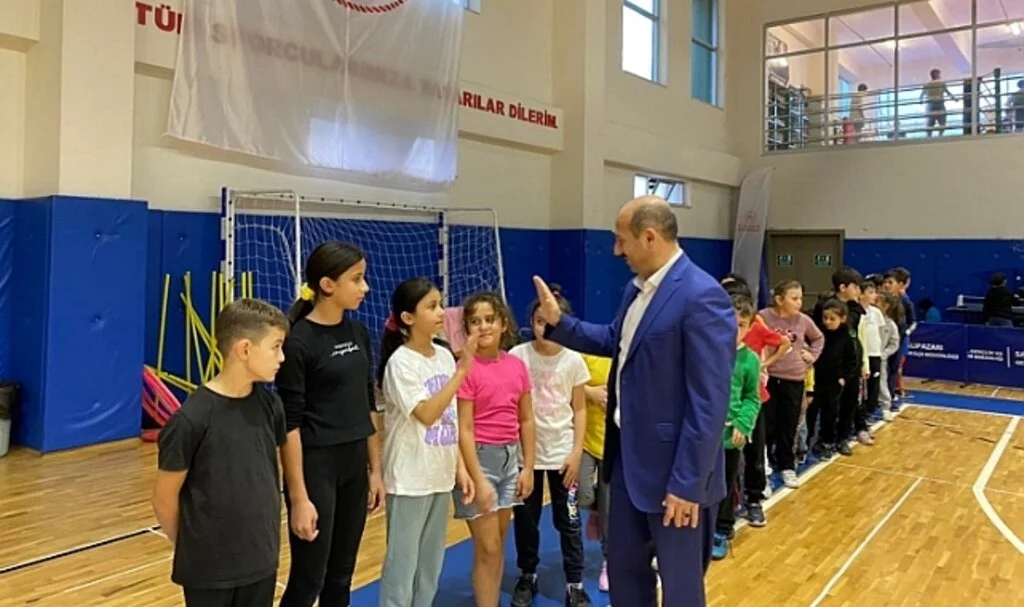 Samsun Gençlik ve Spor İl Müdürü Feyzullah Dereci Salıpazarı'nda 