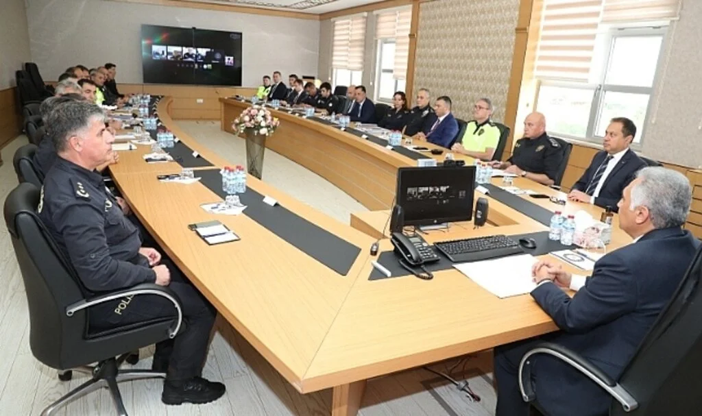 Samsun İl Emniyet Müdürü Urhal personeli tebrik etti 
