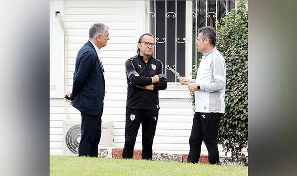 Samsunspor Teknik Direktörü Hüseyin Eroğlu Kulüp Doktoru Mehmet Özden'den Bilgi Aldı